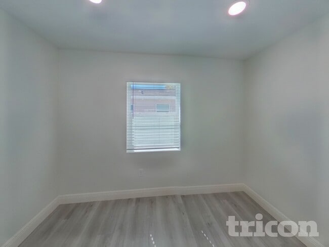 Photo - 6379 29th St N