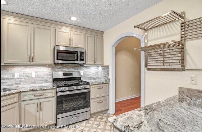 Photo - 71 Crabapple Ln Unit 266