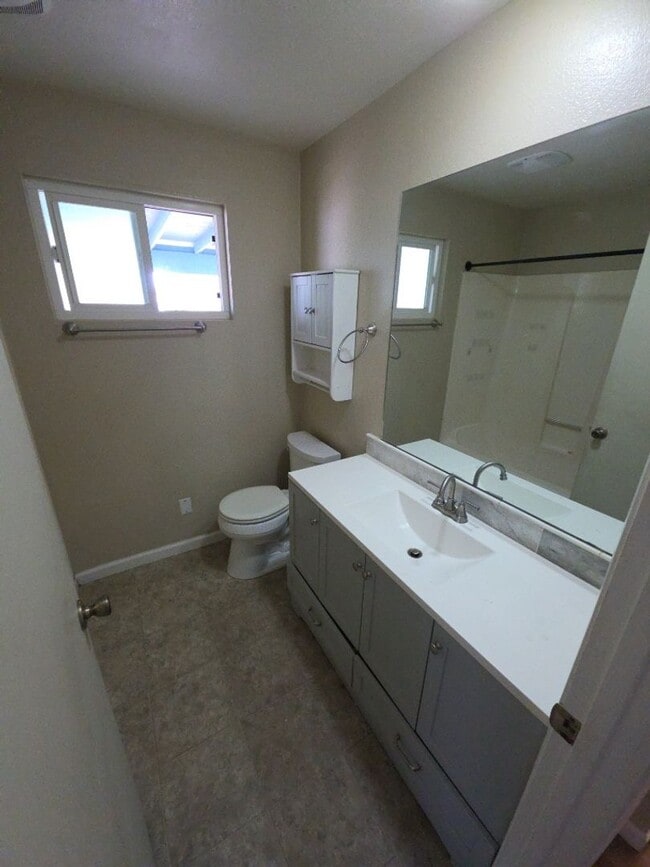 Photo - 3480 Idlewood Dr Unit B