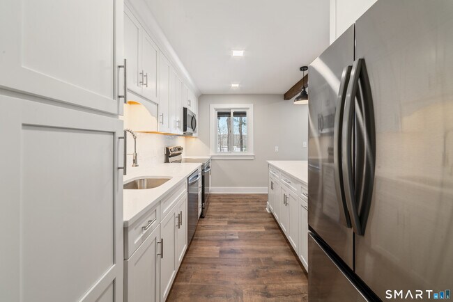 Photo - 304 Heritage Vlg Unit B