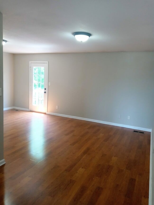 Photo - 1732 Thistlewood Dr