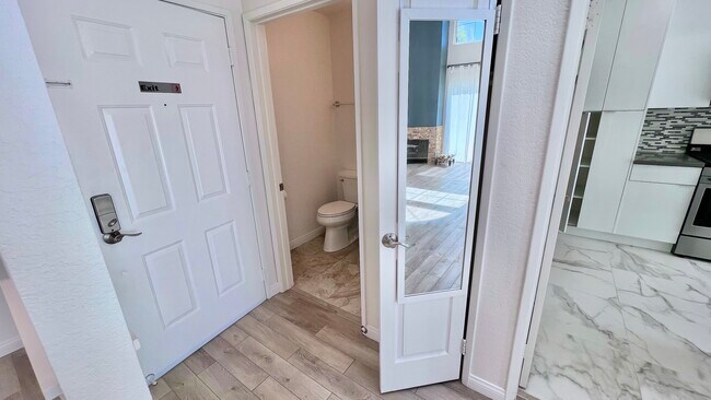 Photo - 5420 Sylmar Ave Unit 314