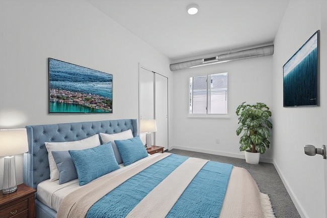 Building Photo - 640 Collins St Unit 2 Rental
