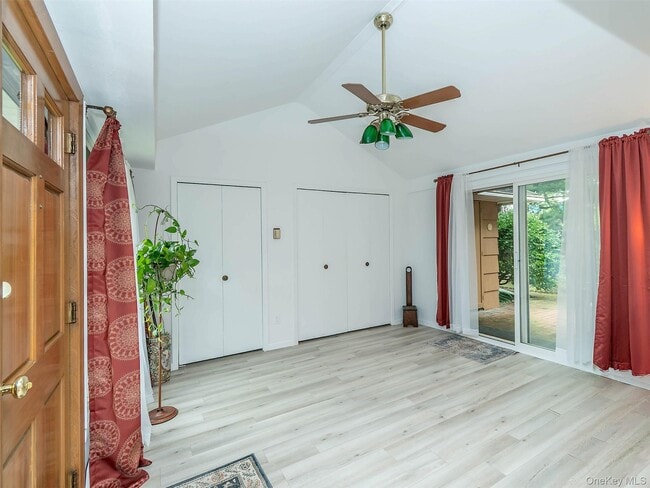 7 Appletree Ln