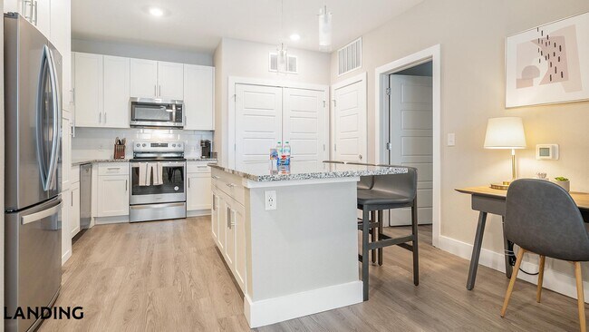 Photo - 3060 Southcreek Blvd Unidad 10-206