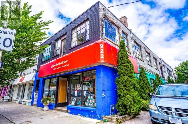 Photo - 922 King St W