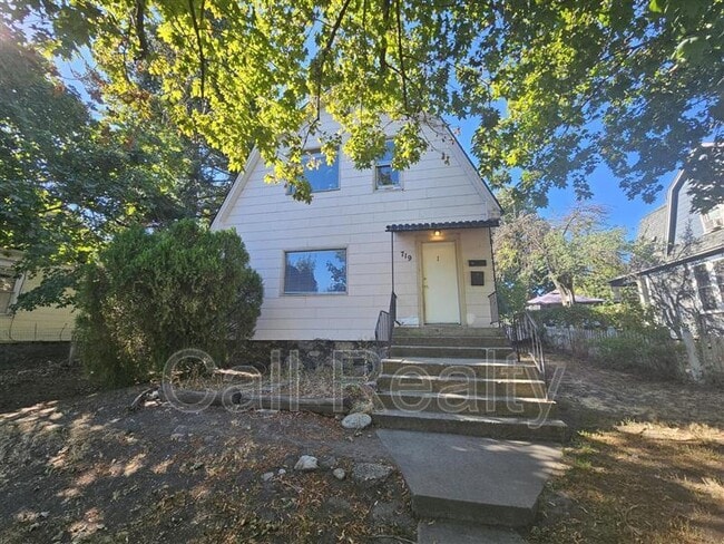 Building Photo - 719 W Augusta Ave Unit 1 Rental