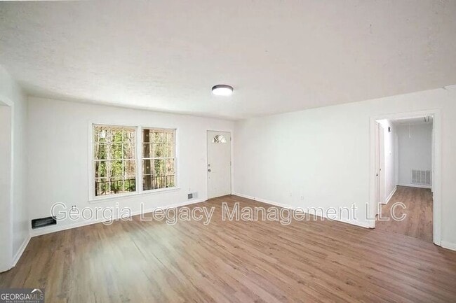 Photo - 325 Segrest Cir