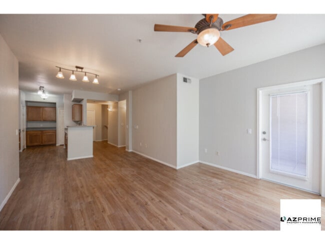 Photo - Premium 2/2 Tempe Condo in Regatta Pointe ...