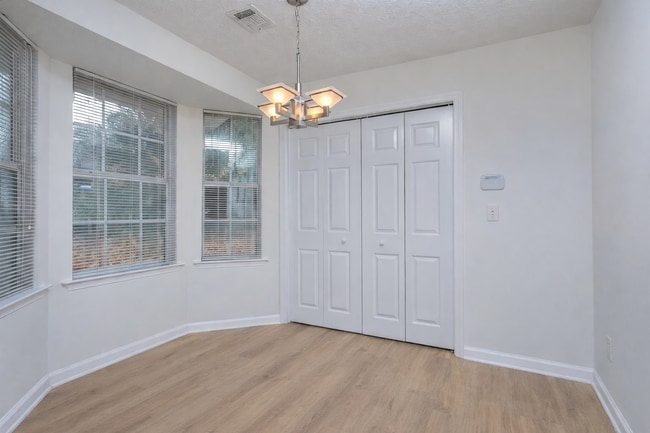 Photo - 5666 La Fleur Trl