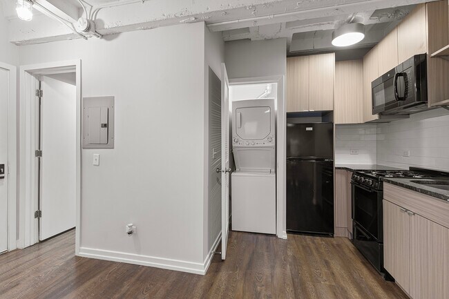 Photo - 5718 N Winthrop Ave Unit 310