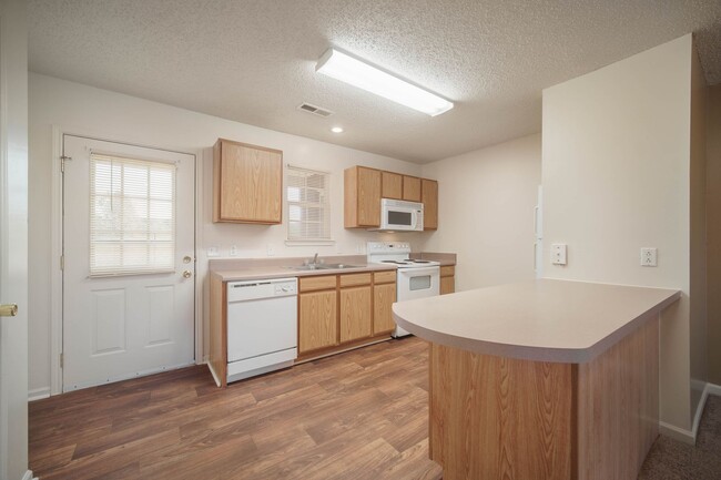 Building Photo - 3 minutes from University of Montevallo***... Rental