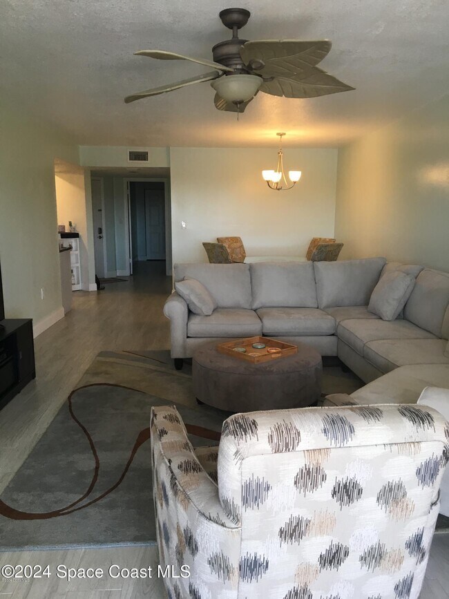 Photo - 3613 S Banana River Blvd Unidad 304