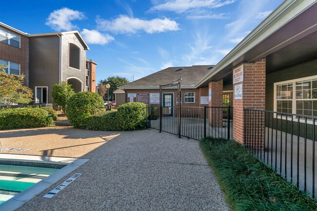 Photo - z-090123-Siddons Place