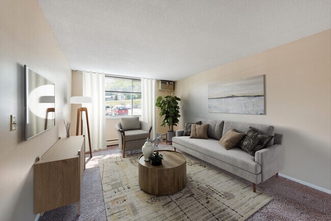Photo - Shamrock Court Apartments