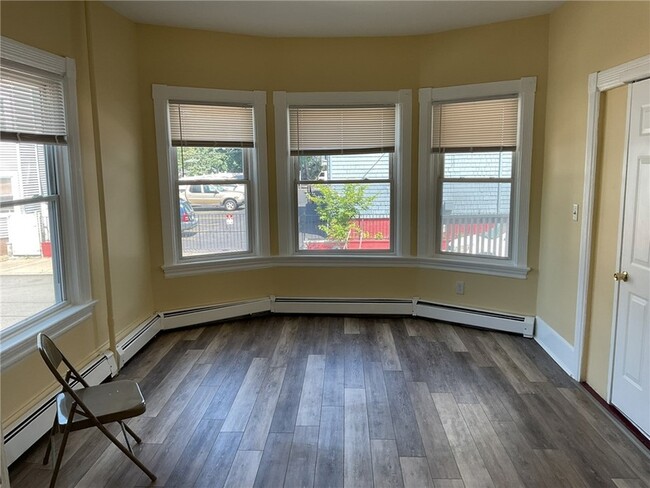 Building Photo - 497 Elmwood Ave Rental