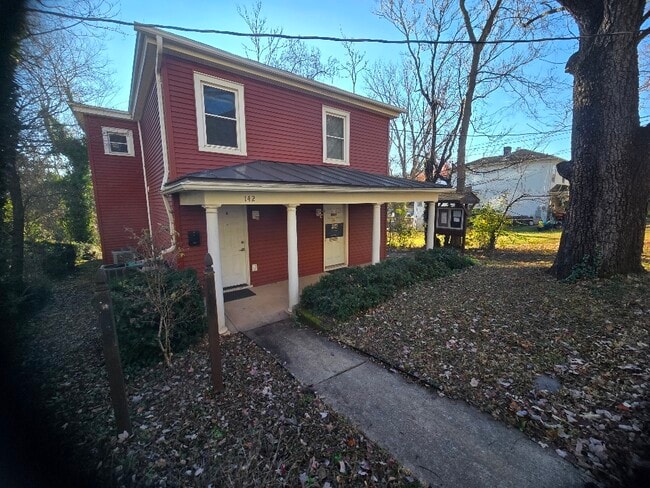 142 Carlton Rd. - 142 Carlton Rd Unit B