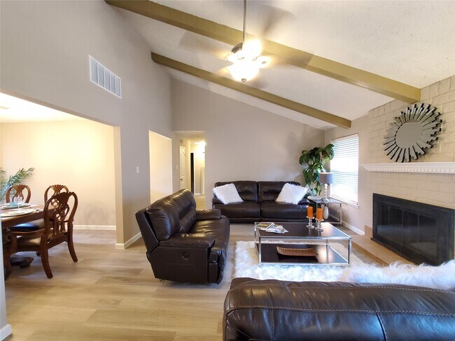 Photo - 2518 Sage Brush Ln