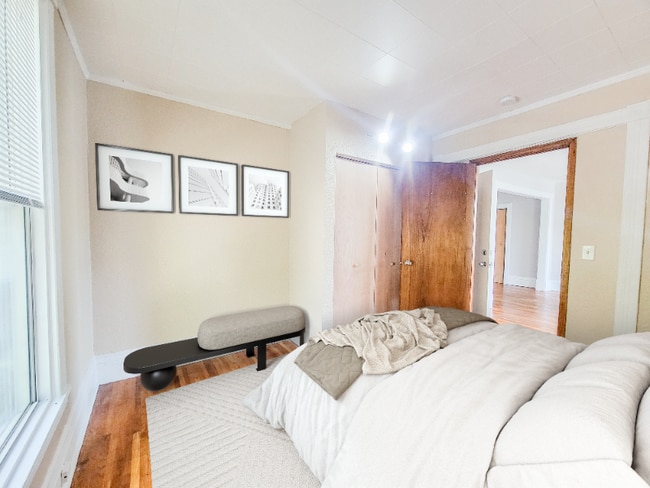 Photo - 2640 Fillmore St NE