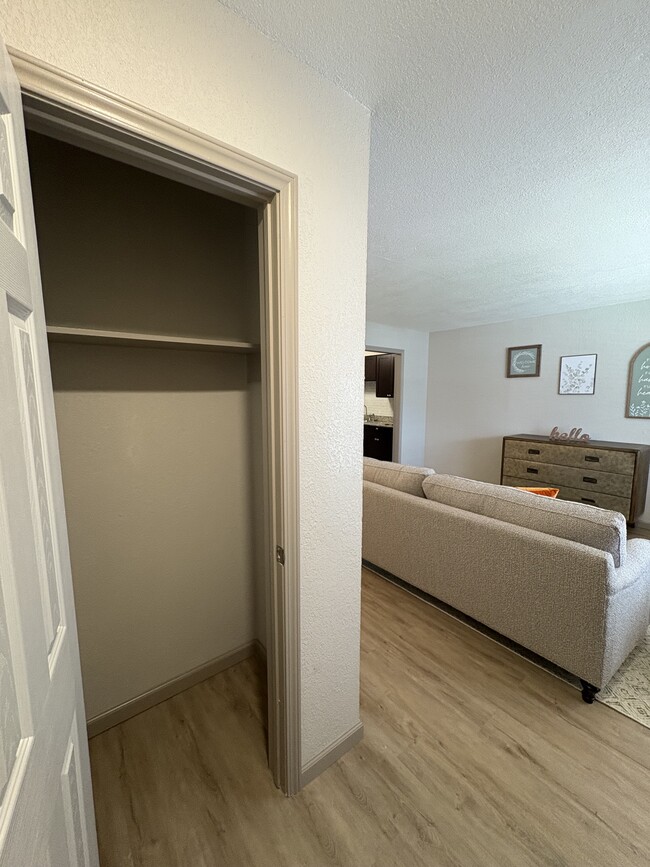 Renovated 1 Br, Coat Closet - Forest Gate Apartments