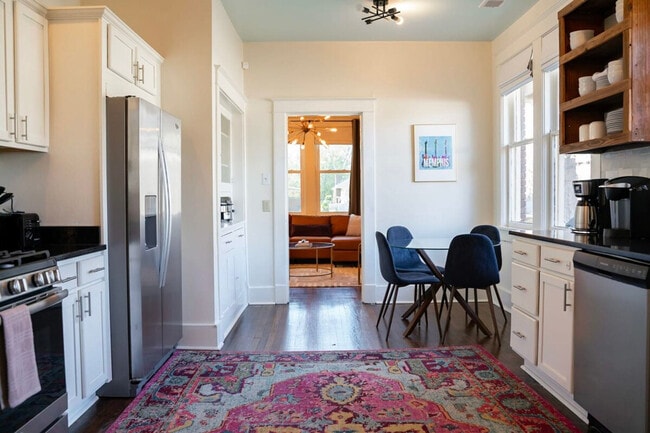 Photo - 158 N Willett St Unit ID1023130P