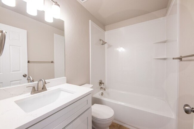 Photo - 5235 S Glendon Wy