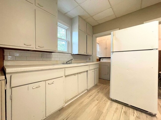 Photo - 121 W 7th Ave Unidad A