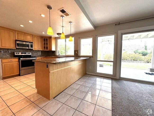Building Photo - 4BR/3BA House in Rancho Penasquitos - Powa...