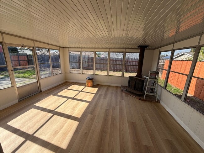 Photo - 3 Bed 1 Bath Single Family Home In Pittsburg (Newly Remodeled)