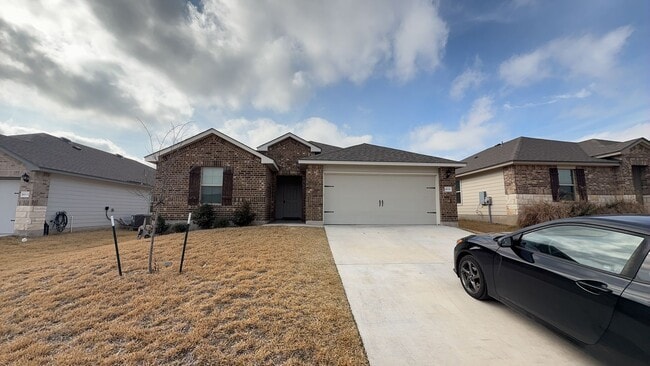 Photo - LAKE POINTE TERRACE!  4-bedroom 2-bathroom house! $500 Off!!