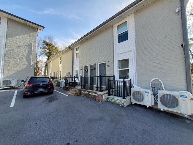 Photo - Carolina Drive - Greenville - 822