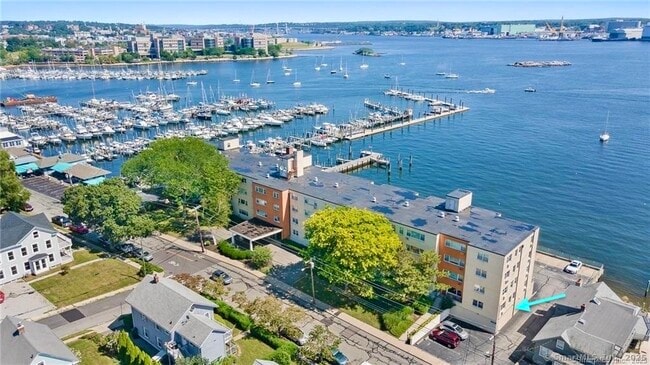 Photo - 292 Pequot Ave Unidad E2