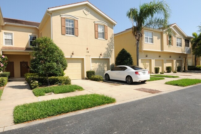 Building Photo - 3499 Parkridge Cir