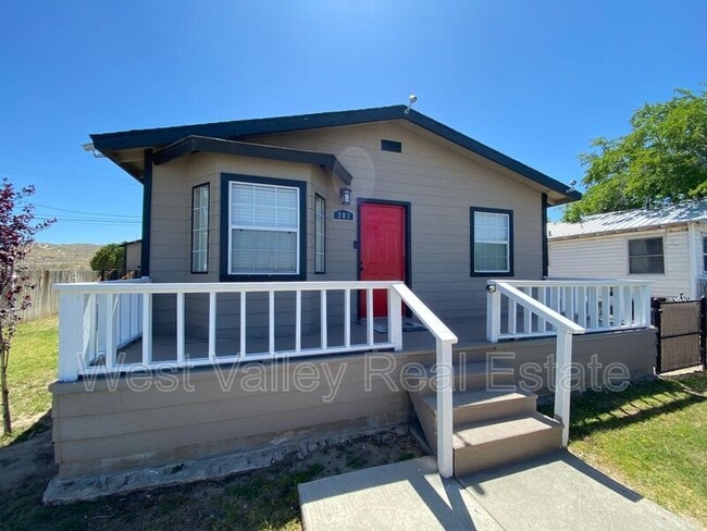 Building Photo - 201 F St Rental