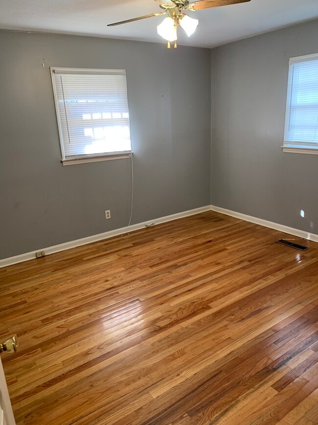 Photo - 818 W Gordon Ave