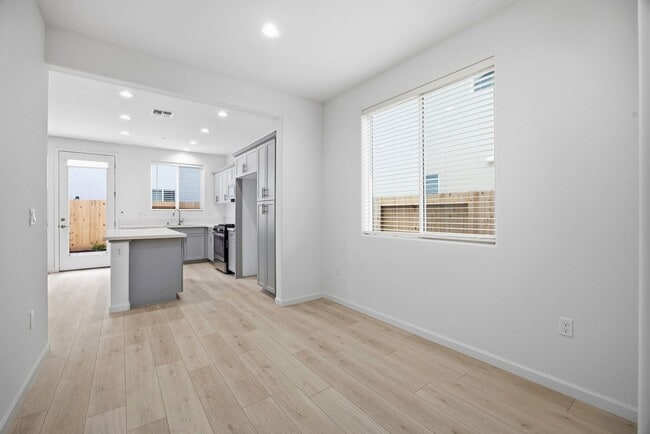 Photo - Brand New 4 Bedroom 3 Bathroom with solar in NW Visalia!!!