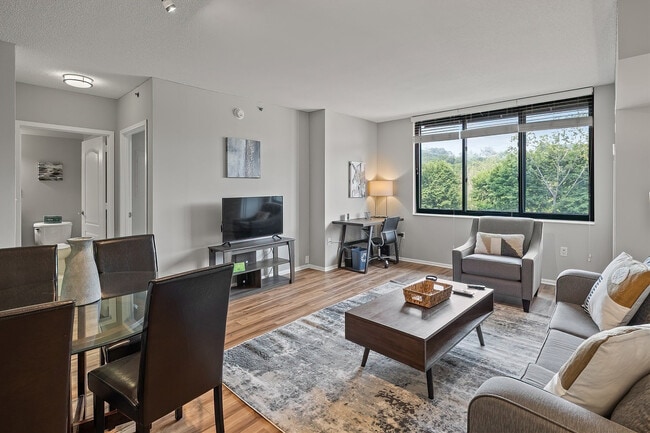 Photo - 15 Bank St Unit FL2-ID1050434P