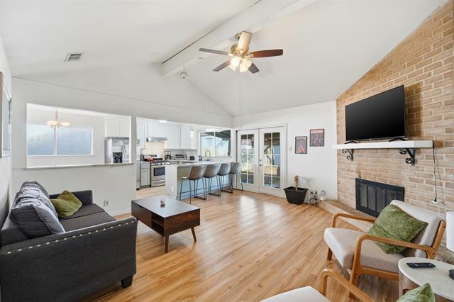 Photo - 802 Buckingham Pl