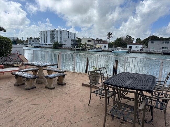 Photo - 8420 Byron Ave Unit 5