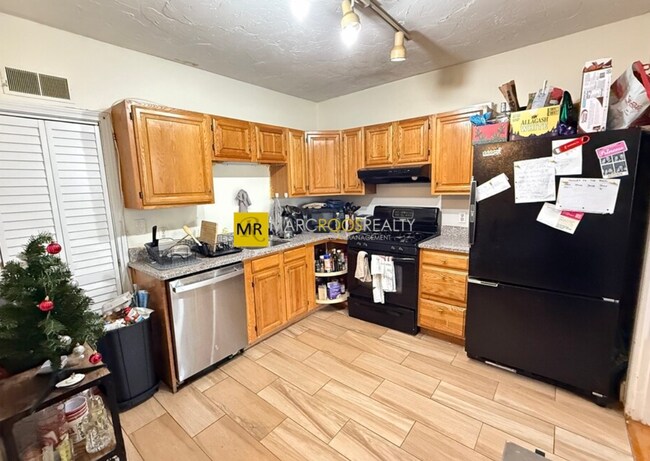 Photo - 880 Huntington Ave Unidad 2 Rental