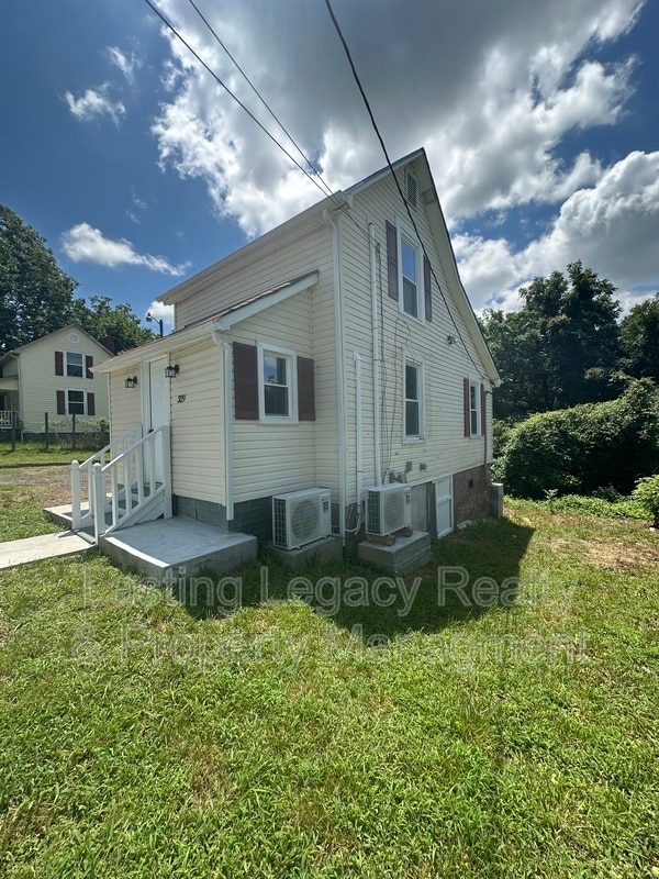 Photo - 329 Jackson St
