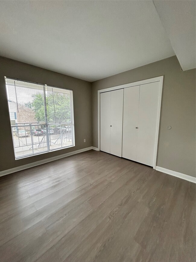 Photo - 3900 Woodchase Dr Unit 120