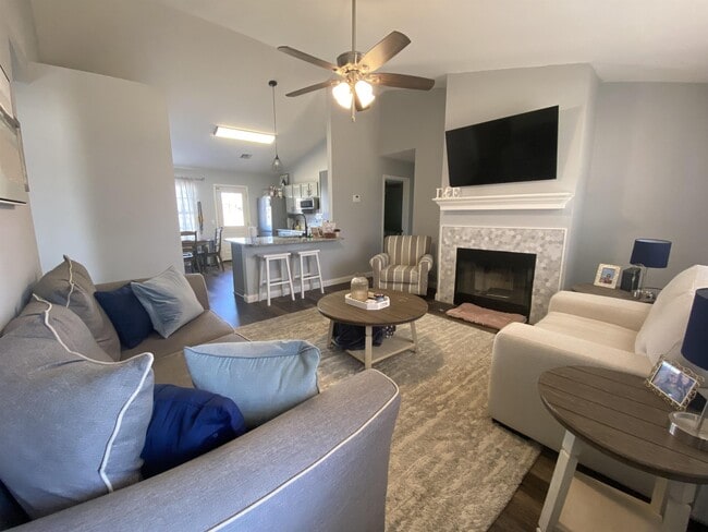 Photo - 909 N Windermere Dr