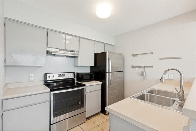 Photo - 6910 Hart Ln Unit 414