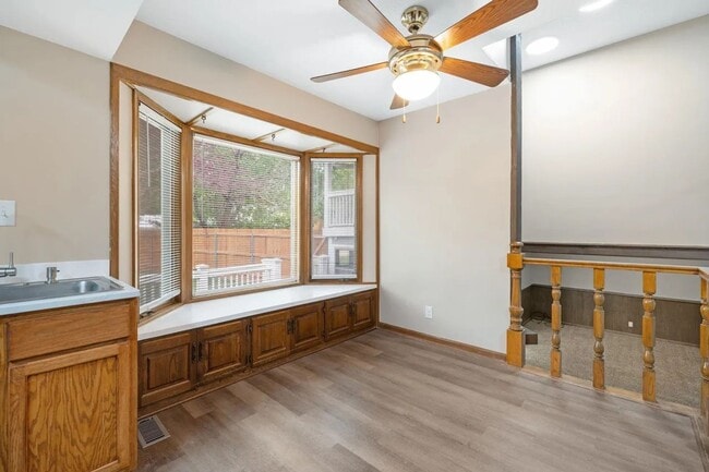 Photo - HUGE 4 Bedroom, 3.5 Bathroom!