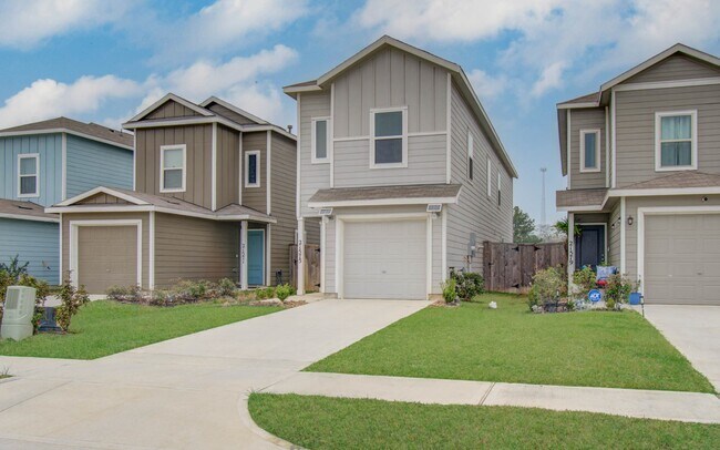 Photo - 21575 Carosella Dr