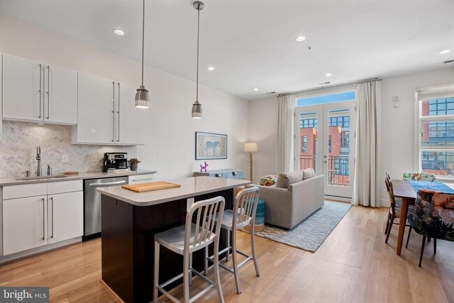 Building Photo - 2108 10th St NW Unit 4