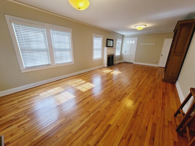 Photo - 608 Talaflo St