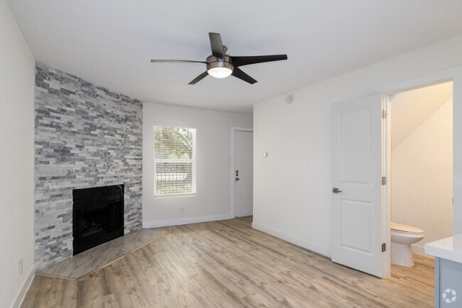 1BR, 1.5BA - 790SF - Living Room