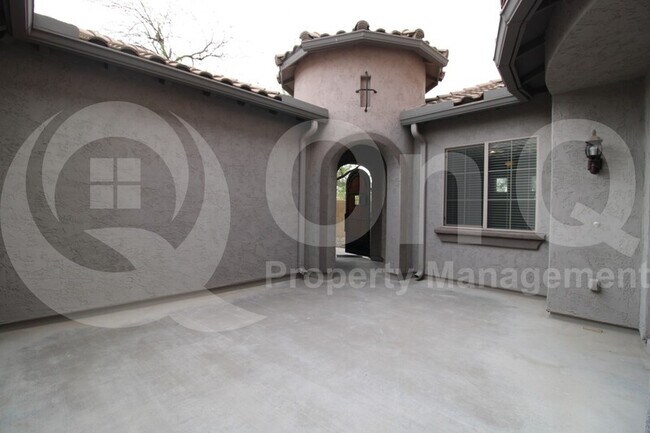 Photo - 1728 W Oberlin Way